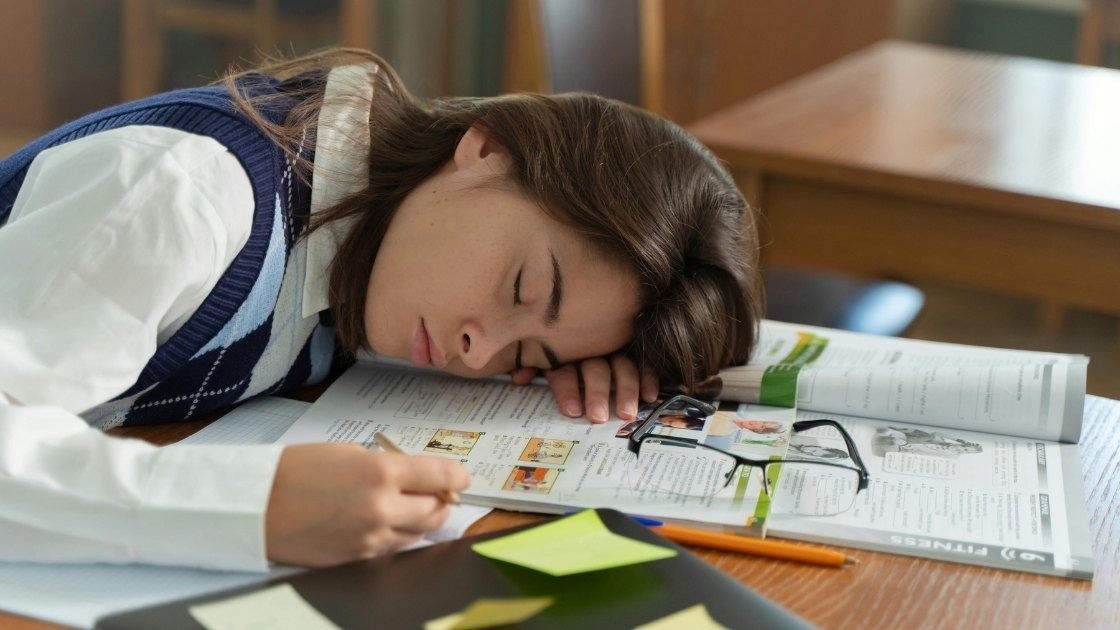 No Sleep for 48 Hours Effects: Timeline, Risks, and Safe Recovery